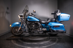 2011 Road King® (FLHR) thumb 1