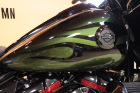 2022 Harley-Davidson HD Touring FLTRXSE CVO Road Glide thumb 3