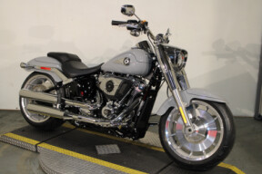 2025 Harley-Davidson Fat Boy Cruiser FLFB thumb 2