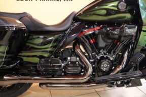 2022 Harley-Davidson HD Touring FLTRXSE CVO Road Glide thumb 2
