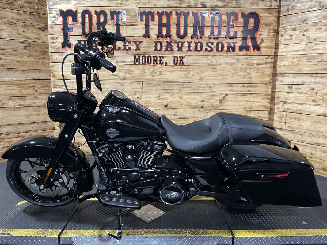 Harley-Davidson Road King Special 2025 FLHRXS VIVID BLACK - Photo 9
