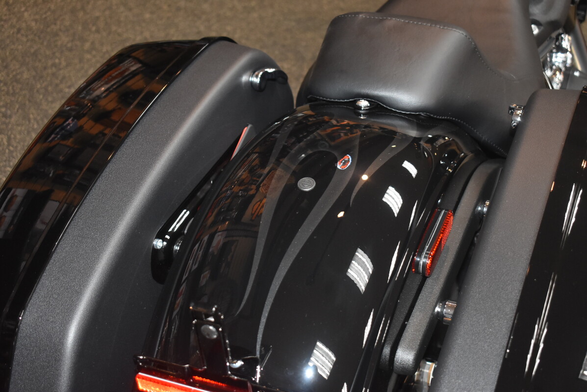 FXLRST 2025 Low Rider ST - Photo 5
