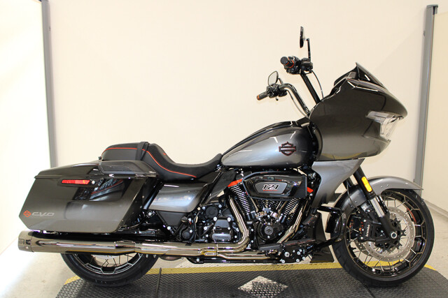 2025 Harley-Davidson CVO Road Glide Grand American Touring FLTRXSE