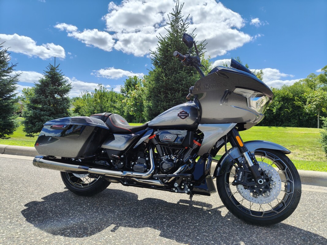 2025 Harley-Davidson CVO Road Glide Raven Fade