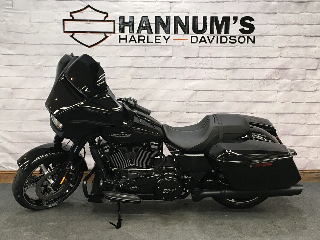 2025 Harley-Davidson Street Glide Vivid Black - Black Finish FLHX - Photo 5