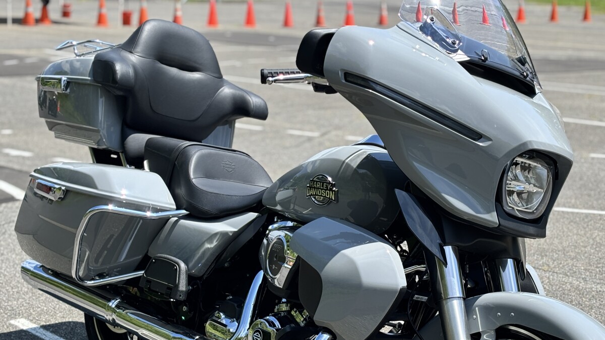 2025 Harley-Davidson Street Glide Ultra Billiard Gray - Photo 4