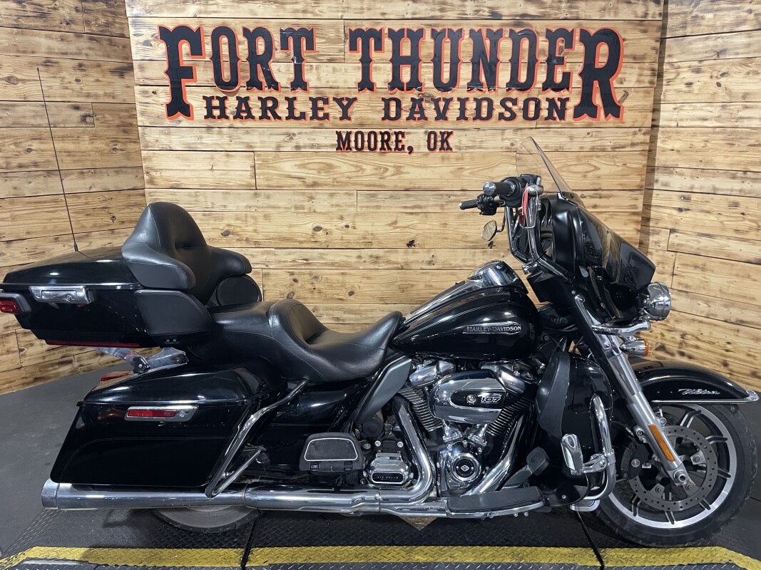 Harley-Davidson Electra Glide Ultra Classic 2018 FLHTCU VIVID BLACK