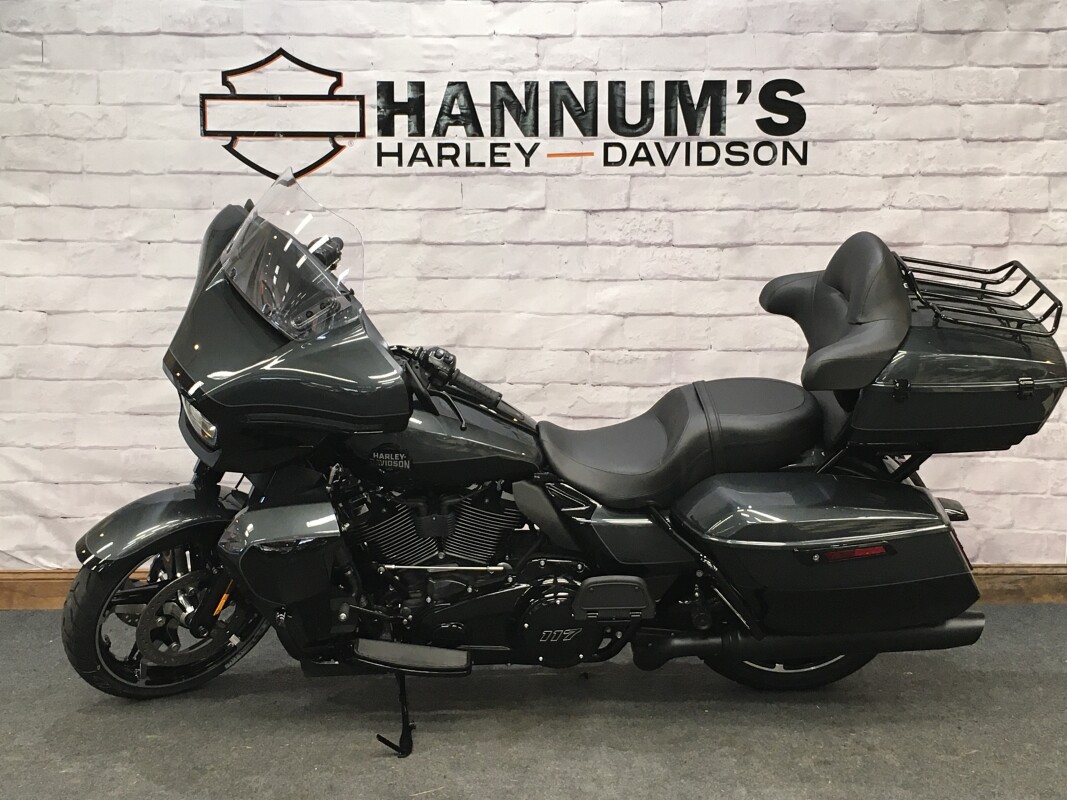 2025 Harley-Davidson Street Glide Ultra Iron Horse Metallic / Vivid Black - Photo 5