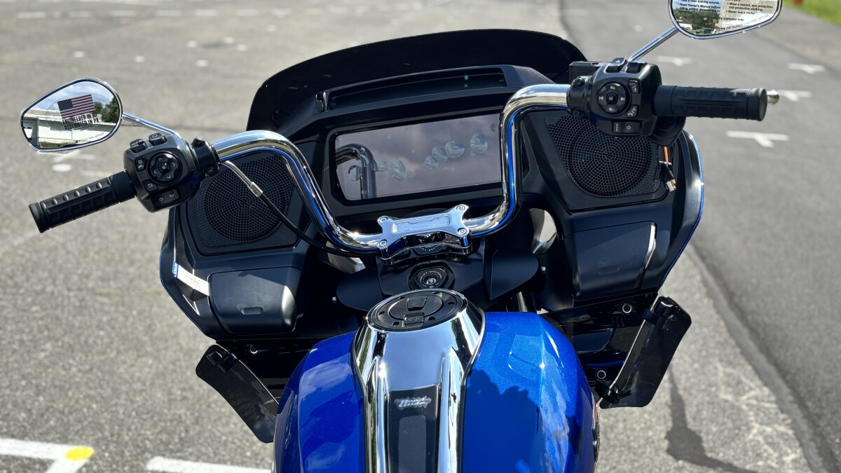 FLTRX 2025 Road Glide - Photo 10