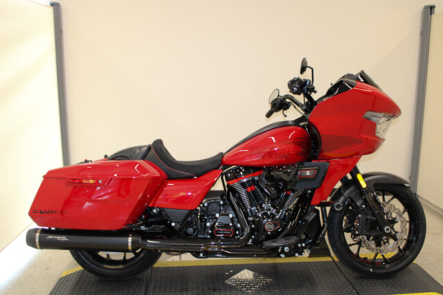 2025 Harley-Davidson CVO Road Glide ST Grand American Touring FLTRXSTSE