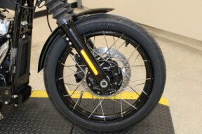 2025 Harley-Davidson Street Bob Cruiser FXBB thumb 1