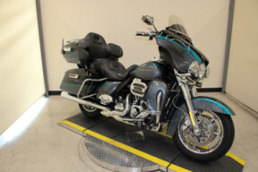 2015 Harley-Davidson CVO Ultra Limited FLHTKSE thumb 1