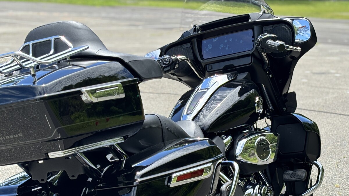FLHXU 2025 Street Glide Ultra - Photo 9