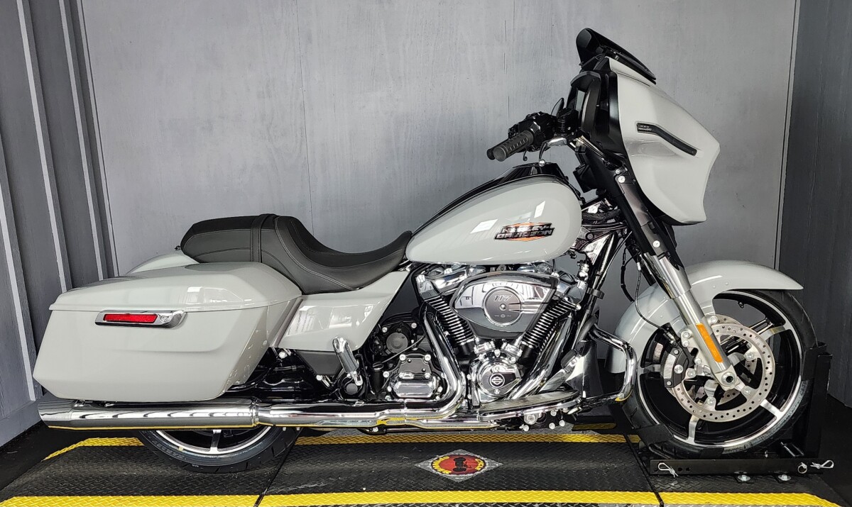 2025 Harley-Davidson Street Glide FLHX BILLIARD GRAY