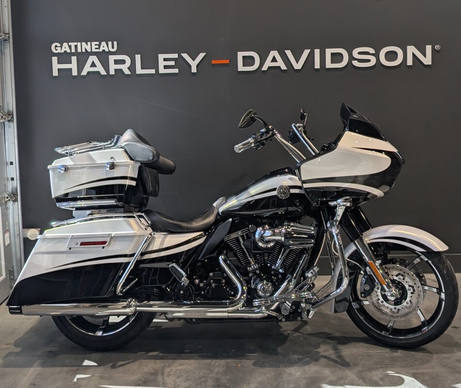 2012 Harley-Davidson CVO Road Glide Custom White Gold Pearl & Starfire Black with Real Smoke grap