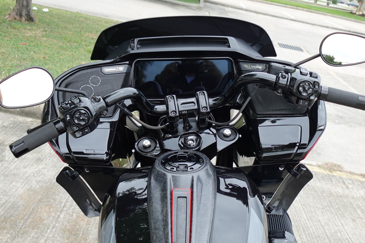 2025 Harley-Davidson CVO Road Glide ST FLTRXSTSE - Photo 8