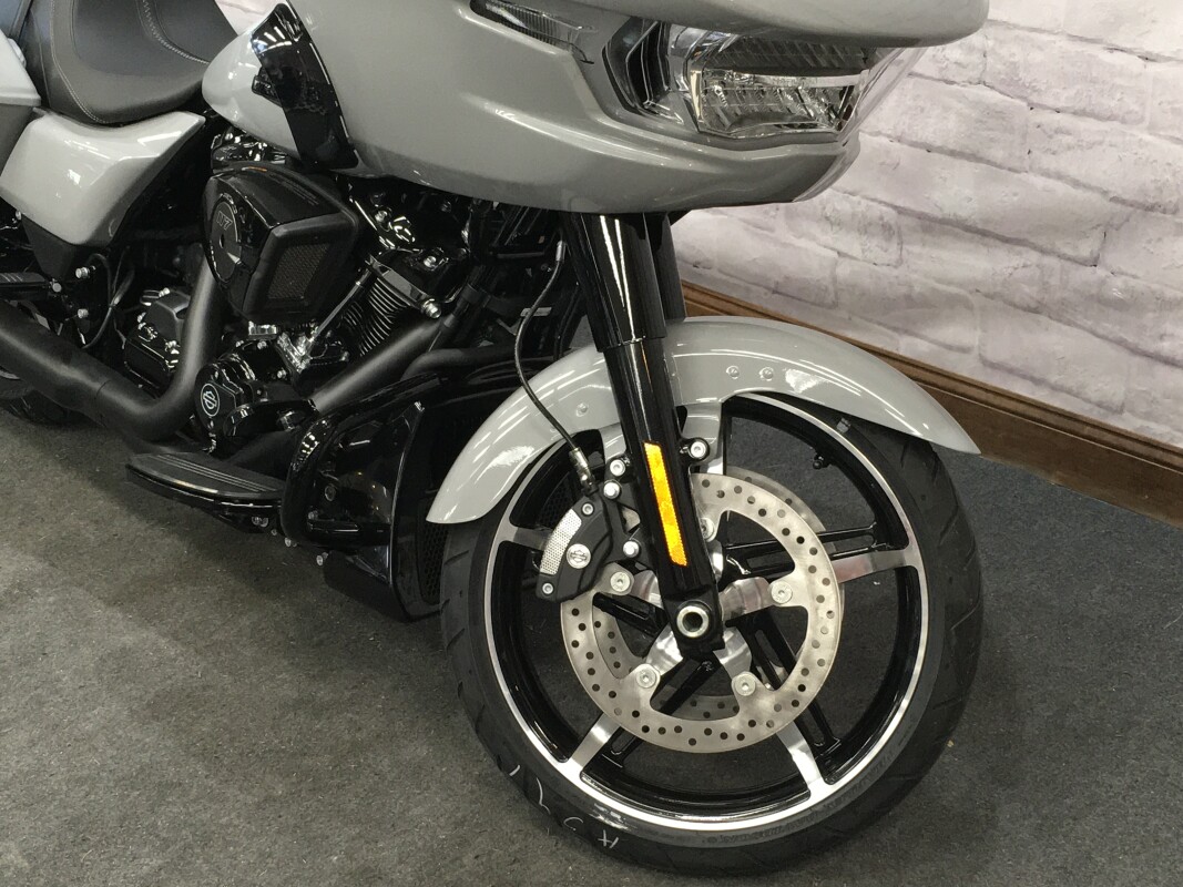 2025 Harley-Davidson Road Glide Billiard Gray - Black Finish FLTRX - Photo 4