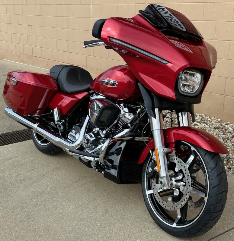 2025 Harley-Davidson Street Glide Brilliant Red - Photo 3