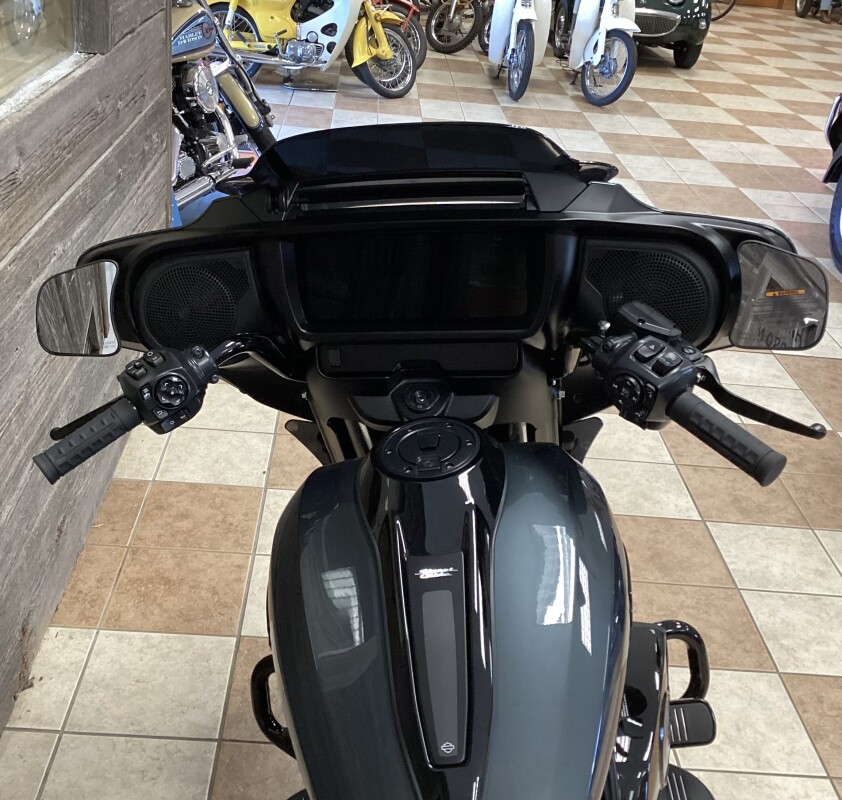 2025 Harley-Davidson Street Glide Iron Horse Metallic - Black Finish - Photo 4