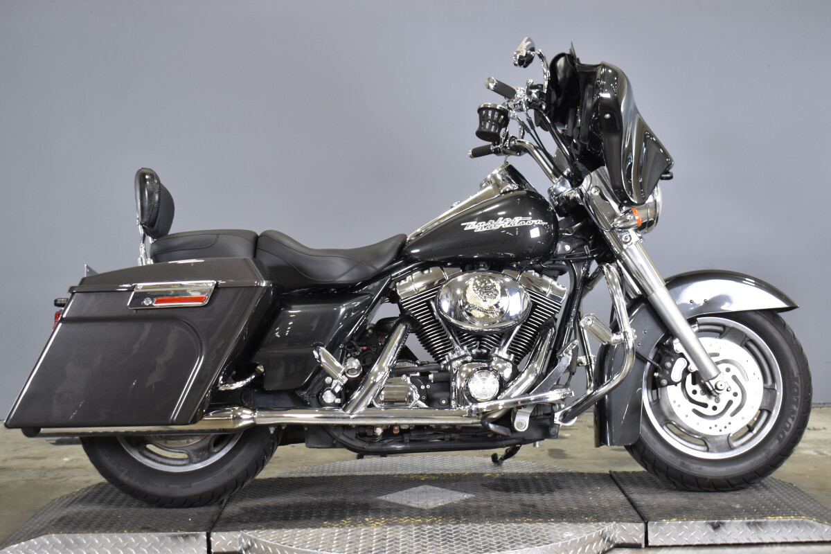 2005 Harley-Davidson Road King Custom FLHRSI