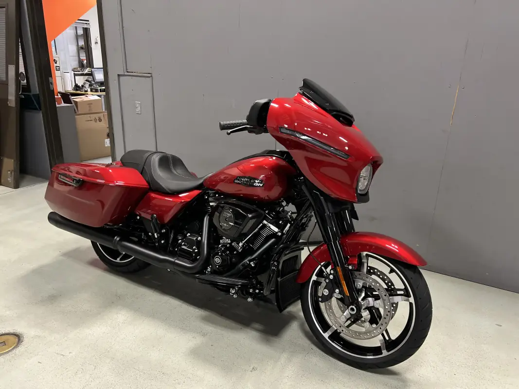 FLHX 2025 Street Glide - Photo 2