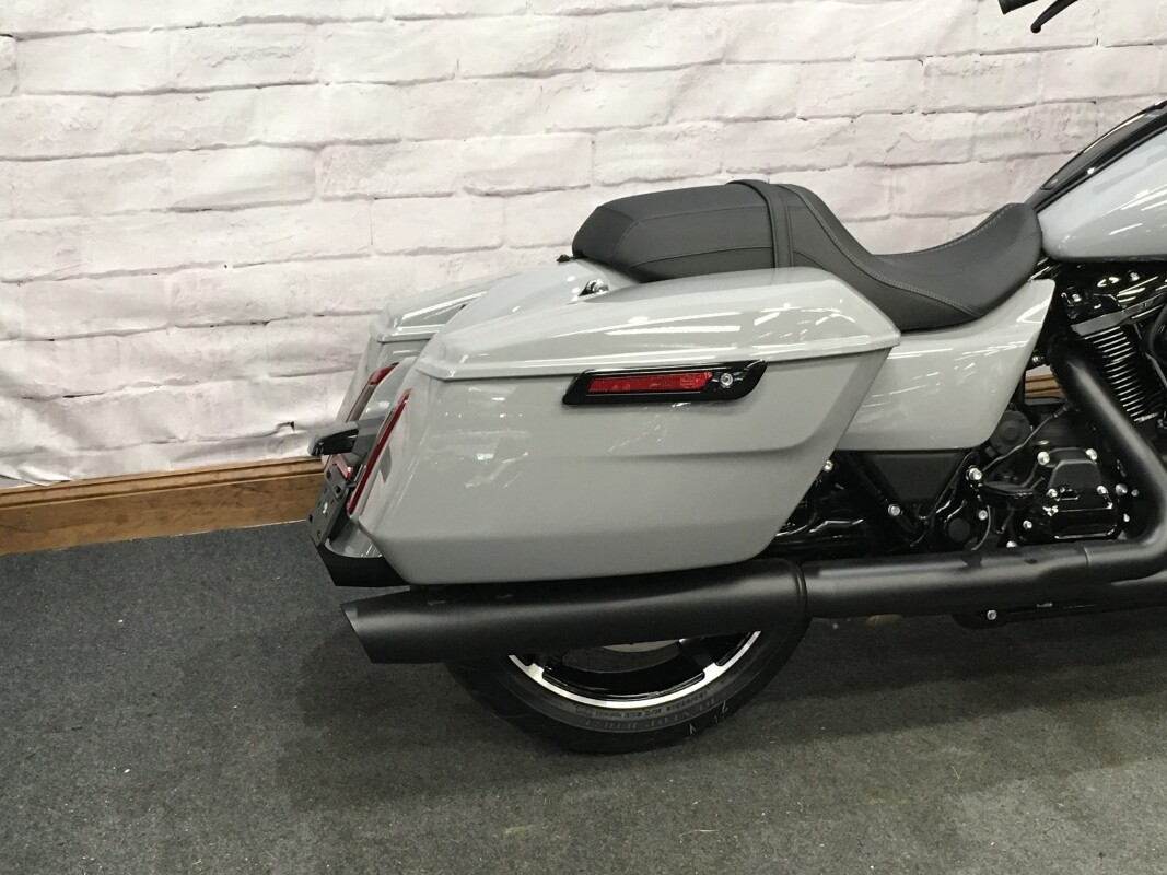 2025 Harley-Davidson Road Glide Billiard Gray - Black Finish FLTRX - Photo 2
