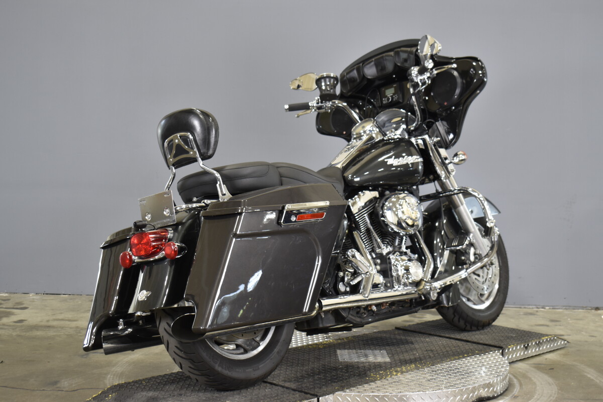 2005 Harley-Davidson Road King Custom FLHRSI - Photo 9