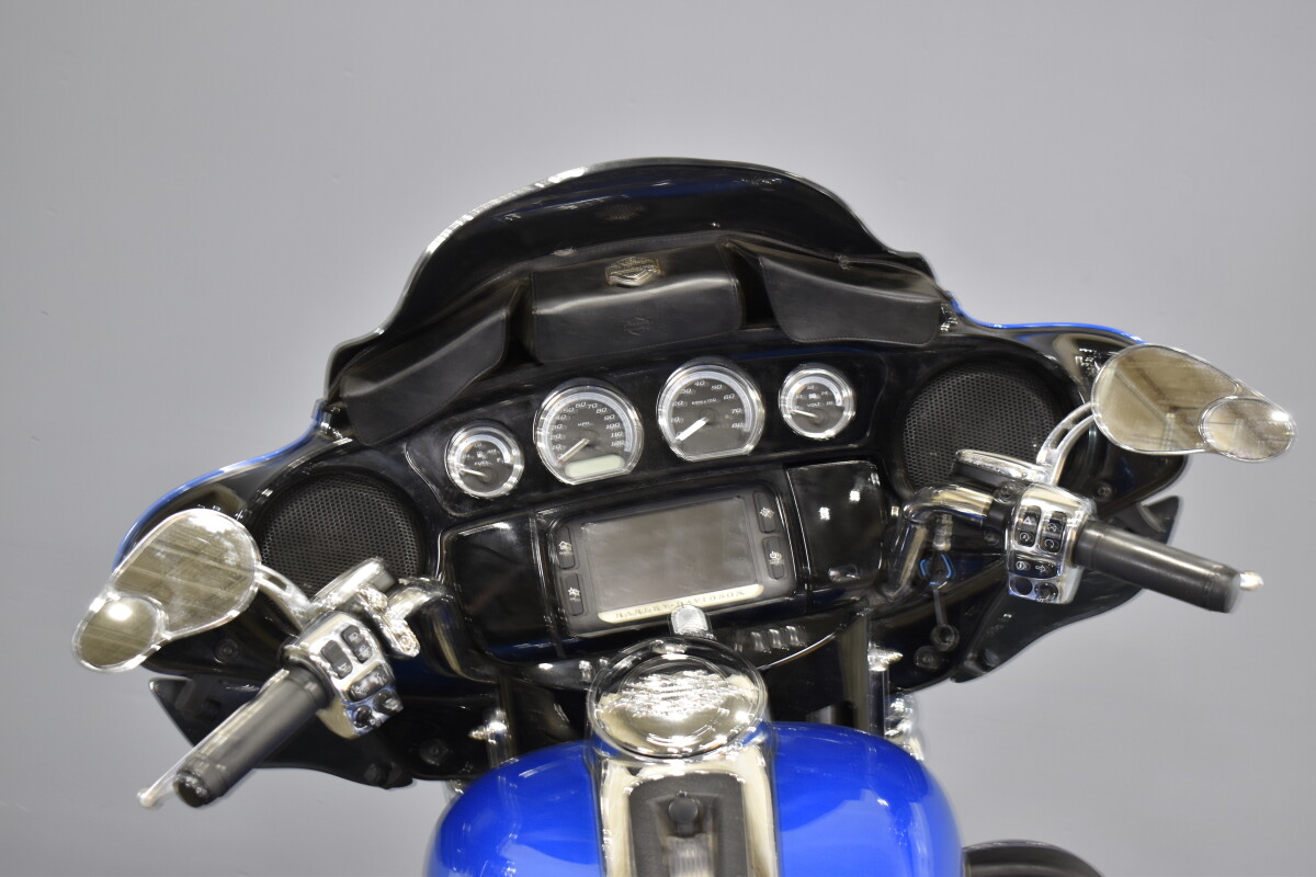 2017 Harley-Davidson Ultra Limited FLHTK - Photo 8