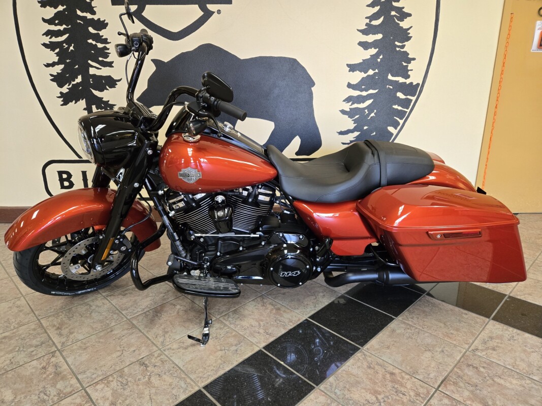 2025 Harley-Davidson Road King Special Whiskey Fire
