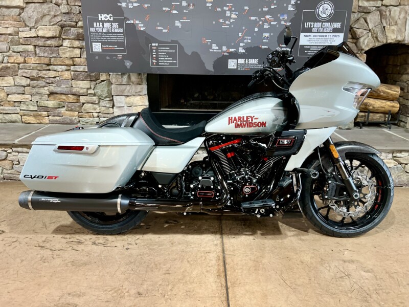 2025 FLTRXSTSE - CVO Road Glide ST 
