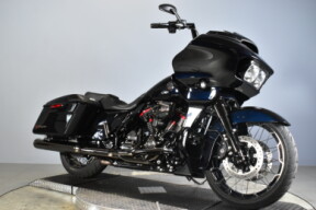 2022 Harley-Davidson® CVO™ Road Glide® FLTRXSE thumb 2
