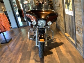Harley-Davidson® Electra Glide® Ultra Limited 2011 FLHTK U828-11 Two-Tone Dark Candy Root Beer/Light thumb 3
