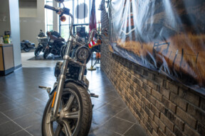 2022 Softail Standard® (FXST) thumb 1