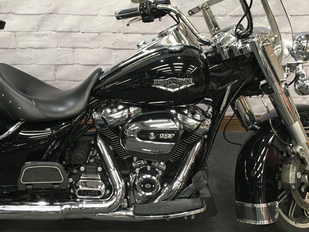2019 Harley-Davidson Road King Vivid Black FLHR - Photo 3