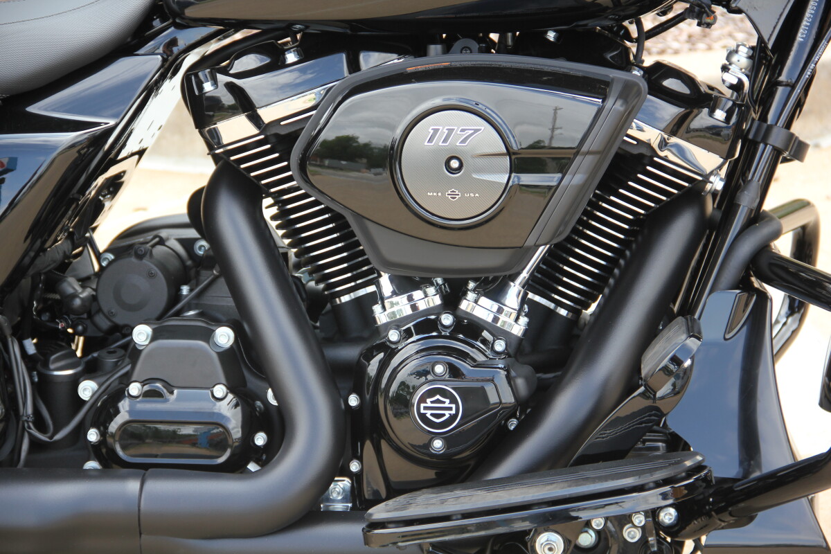 2025 Harley-Davidson Street Glide Vivid Black - Black Finish - Photo 10