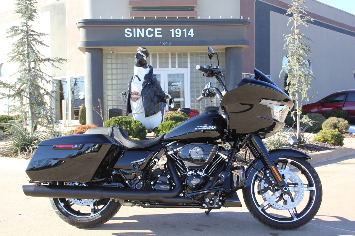 2025 Harley-Davidson Road Glide Vivid Black - Black Finish - Photo 2