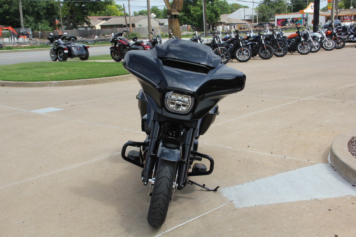 2025 Harley-Davidson Street Glide Vivid Black - Black Finish - Photo 8