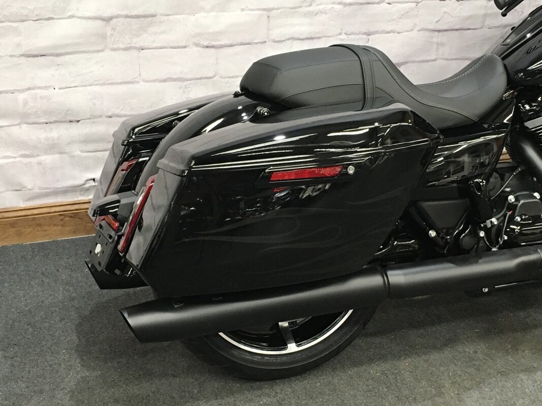 2025 Harley-Davidson Street Glide Midnight Firestorm - Photo 2