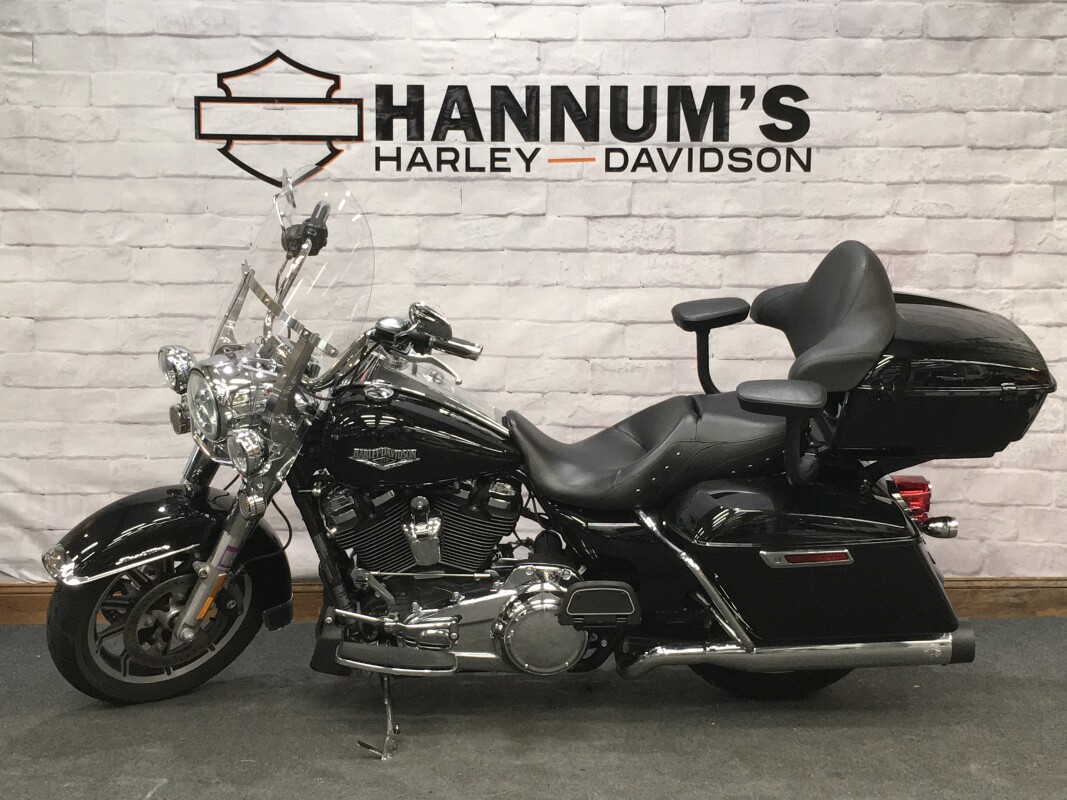 2019 Harley-Davidson Road King Vivid Black FLHR - Photo 6