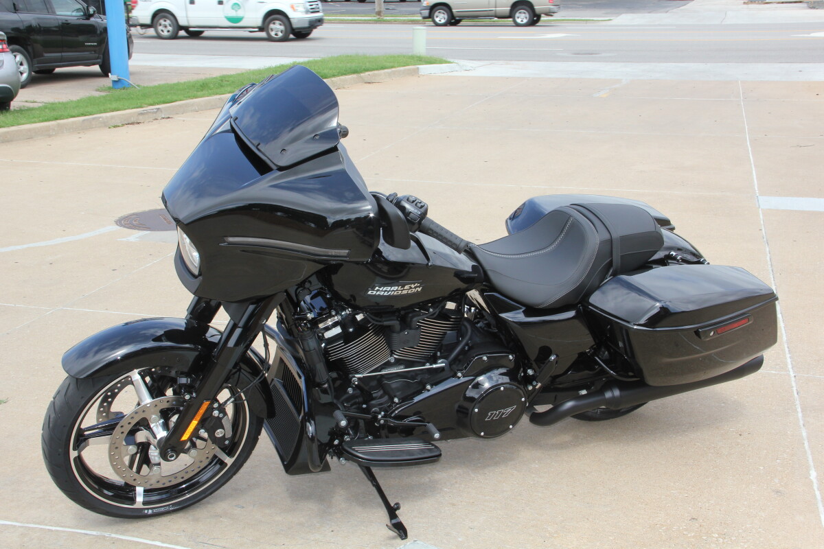 2025 Harley-Davidson Street Glide Vivid Black - Black Finish - Photo 6