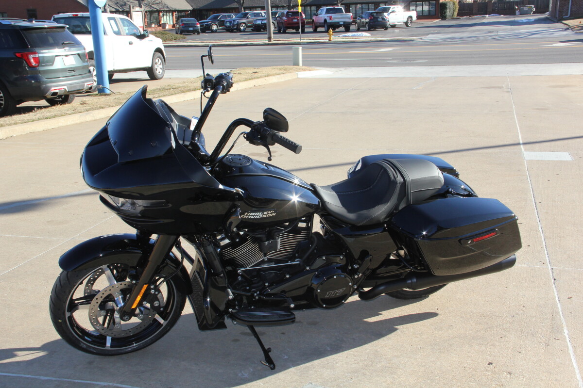 2025 Harley-Davidson Road Glide Vivid Black - Black Finish - Photo 6