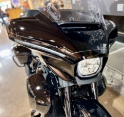 2025 FLHXU - Street Glide Ultra thumb 1