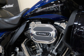  2015 CVO™ Road Glide® Ultra thumb 2