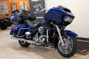  2015 CVO™ Road Glide® Ultra thumb 3