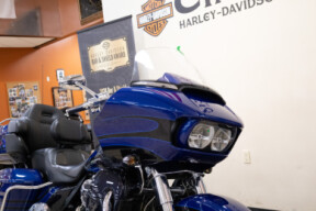  2015 CVO™ Road Glide® Ultra thumb 1