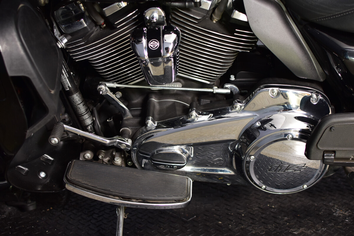 2022 Harley-Davidson® Road Glide® Limited FLTRK, photo 10