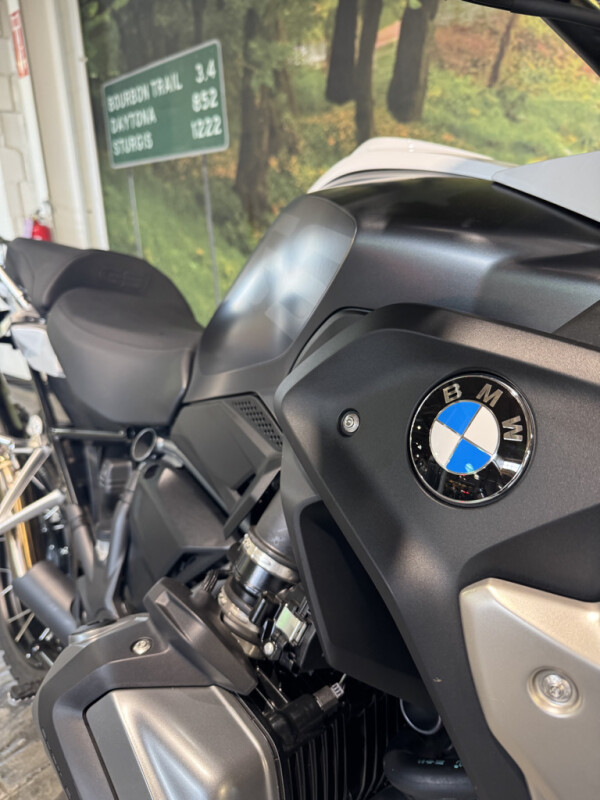 2023 BMW Motorrad R 1250 GS - Photo 2
