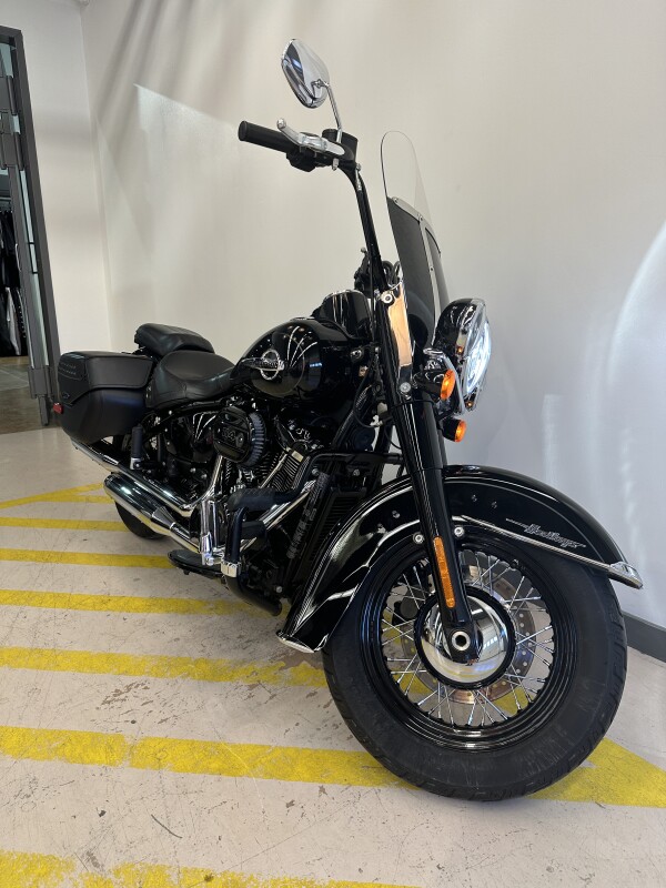 2018 Harly-Davidson Heritage Softail Classic 114 Vivid Black - Photo 3