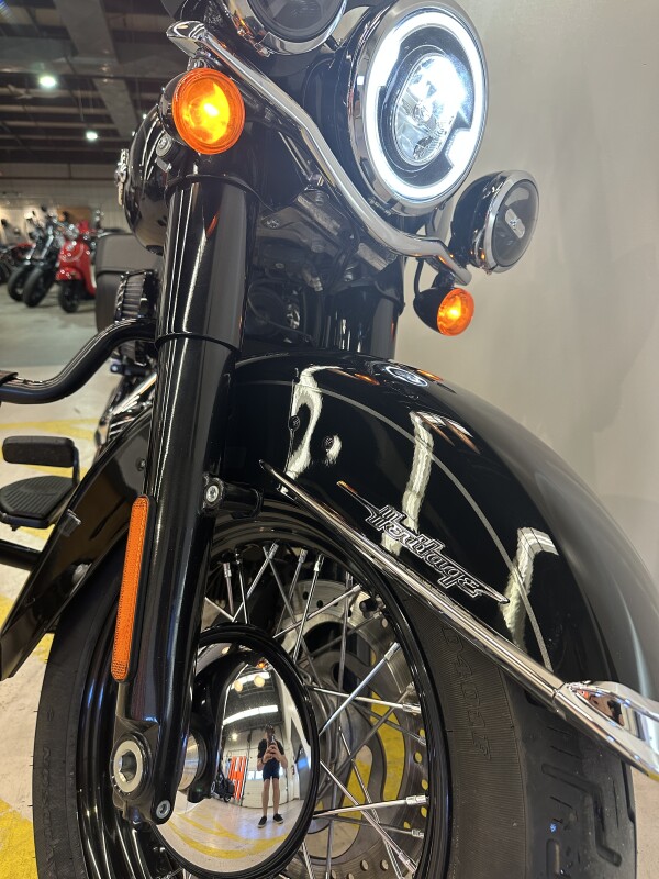 2018 Harly-Davidson Heritage Softail Classic 114 Vivid Black - Photo 4