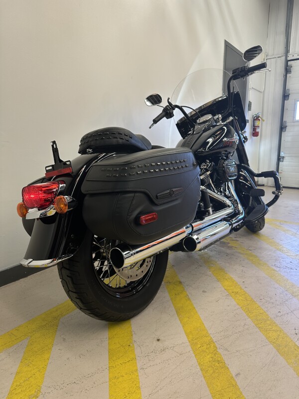 2018 Harly-Davidson Heritage Softail Classic 114 Vivid Black - Photo 7
